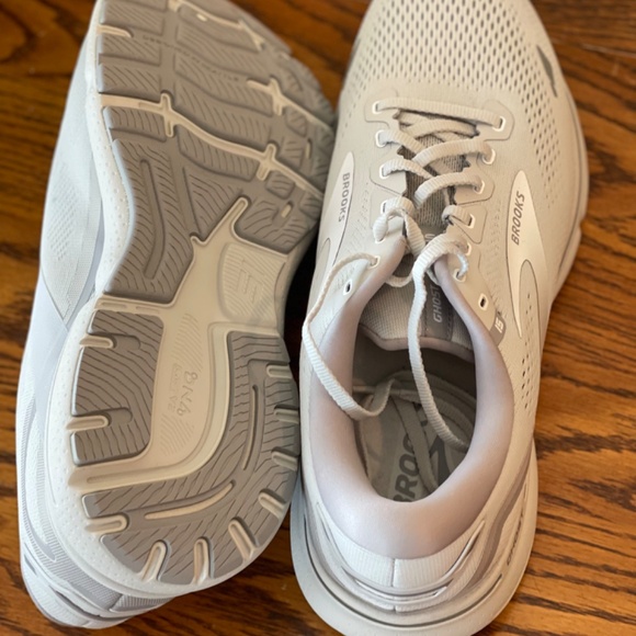 Brooks Ghost 15 Women’s 12 W Shoe - Picture 3 of 3